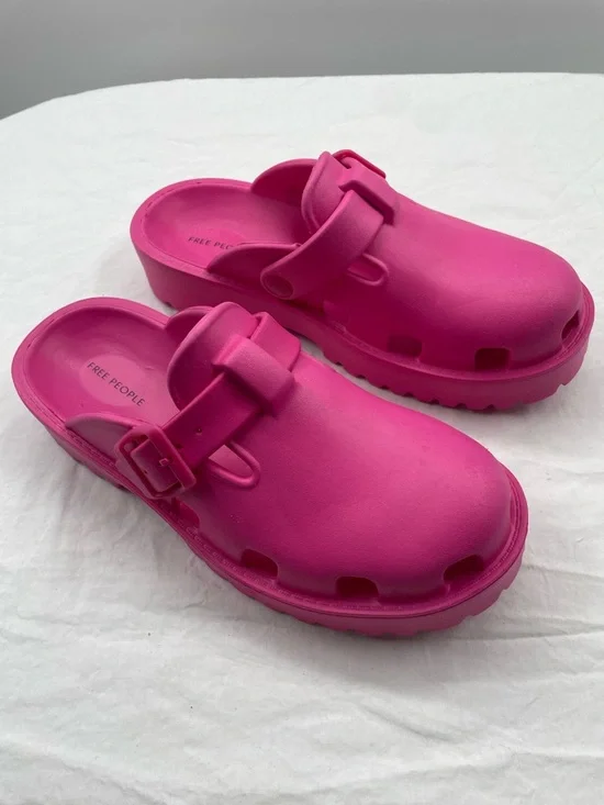 NEW! Free People Karlie Buckle Clogs. 7. - Picture 3 of 14